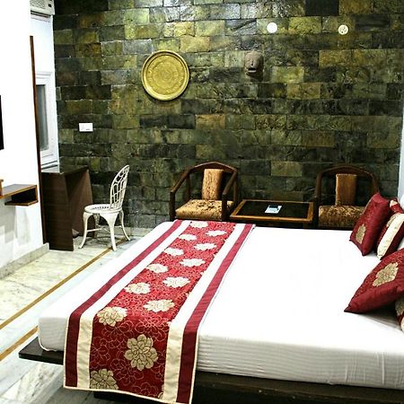 Kaveri Hotel And Restaurant Yamunānagar Eksteriør billede
