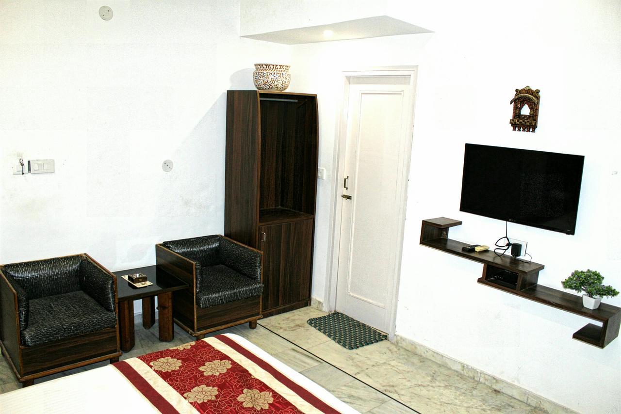 Kaveri Hotel And Restaurant Yamunānagar Eksteriør billede